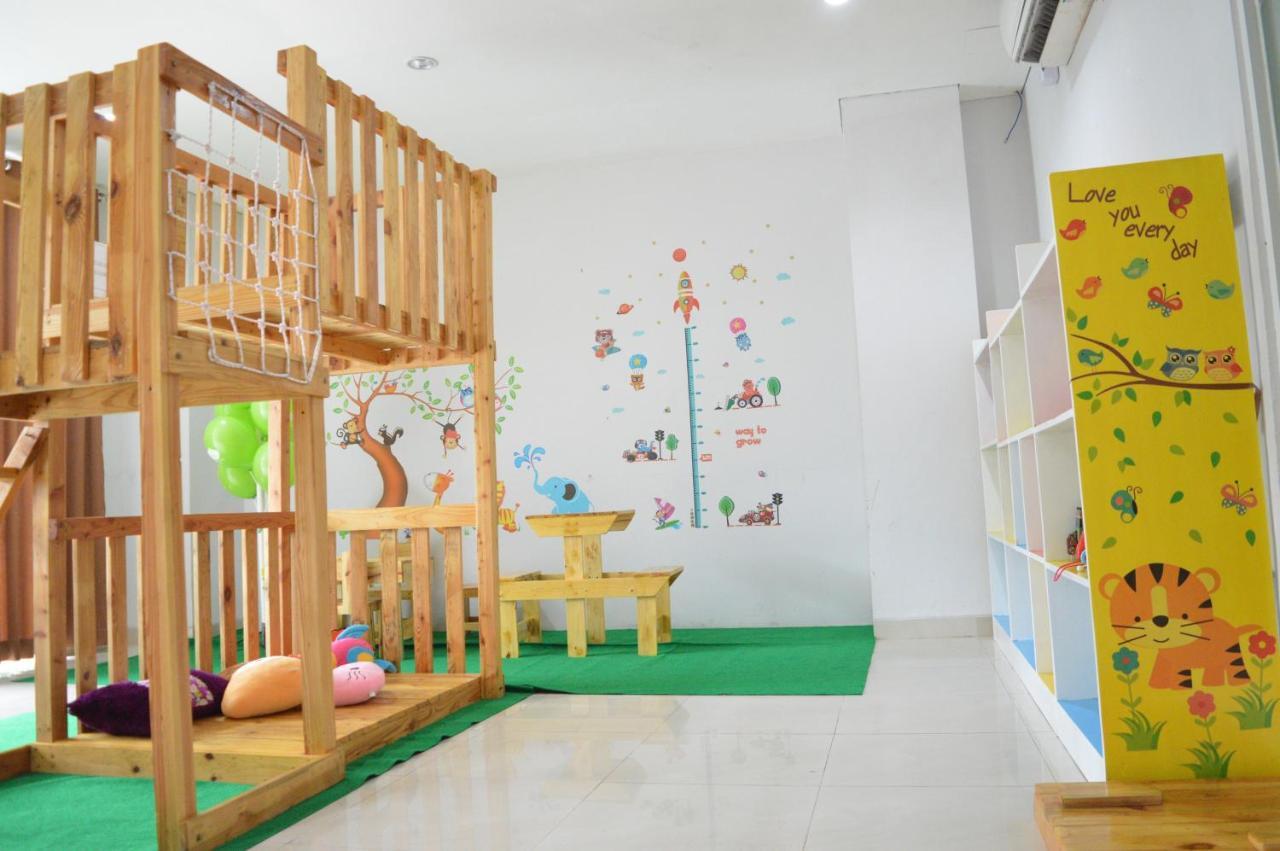 Lorin Syariah Solo Hotel Exterior photo
