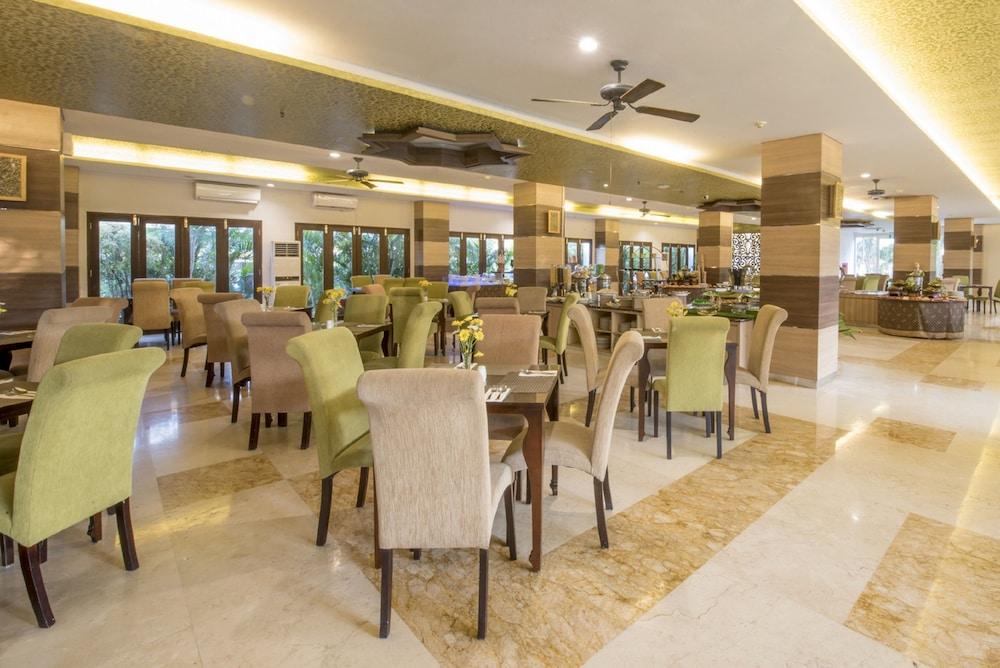 Lorin Syariah Solo Hotel Exterior photo