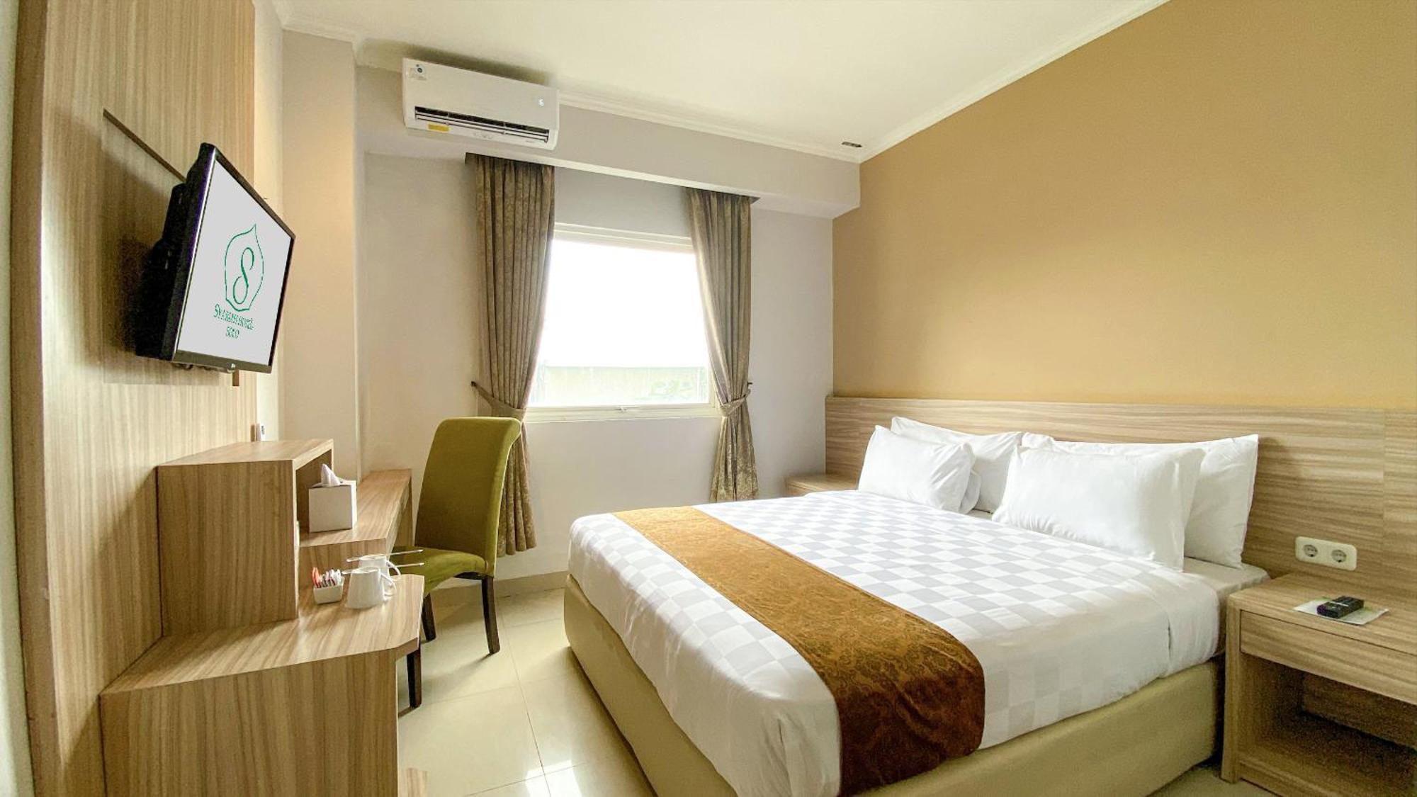 Lorin Syariah Solo Hotel Exterior photo