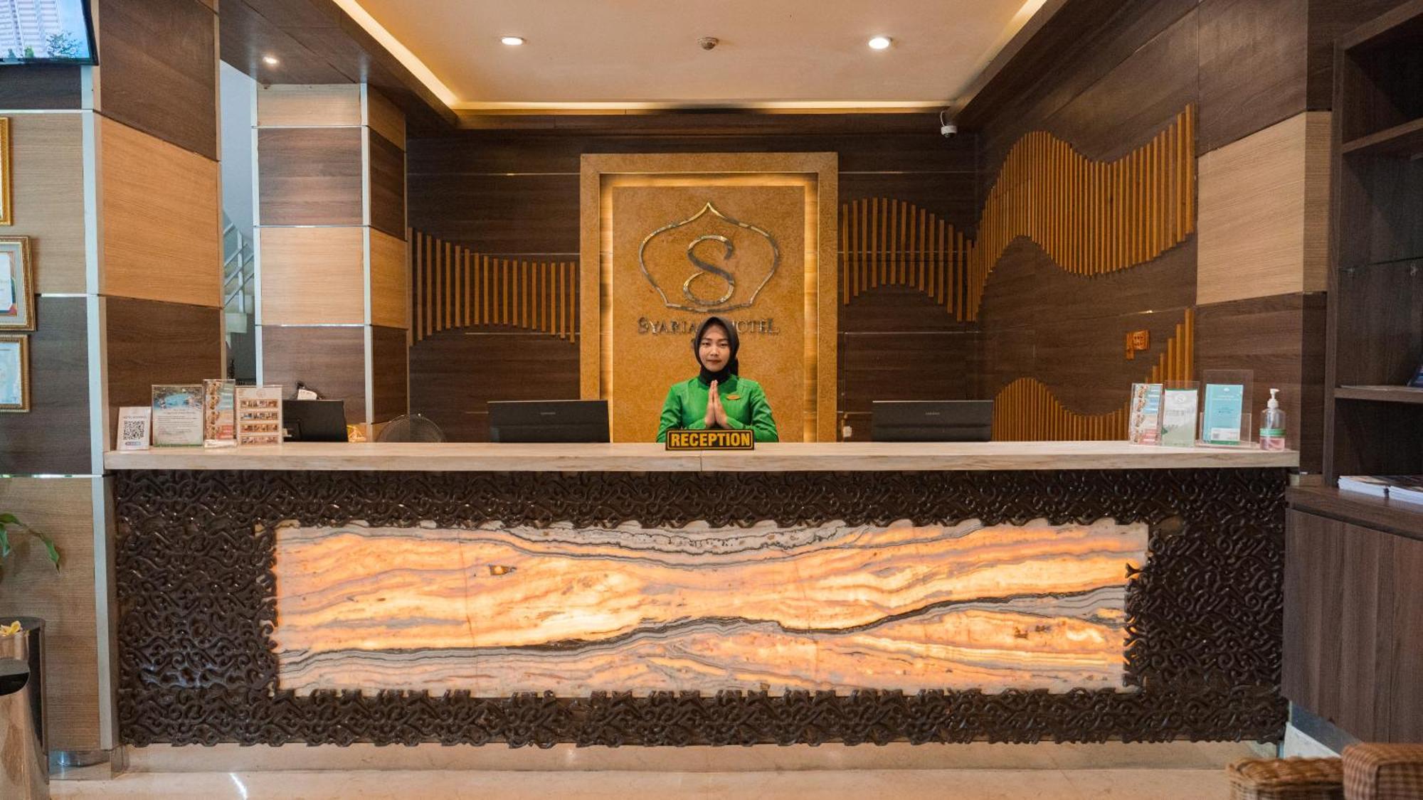 Lorin Syariah Solo Hotel Exterior photo
