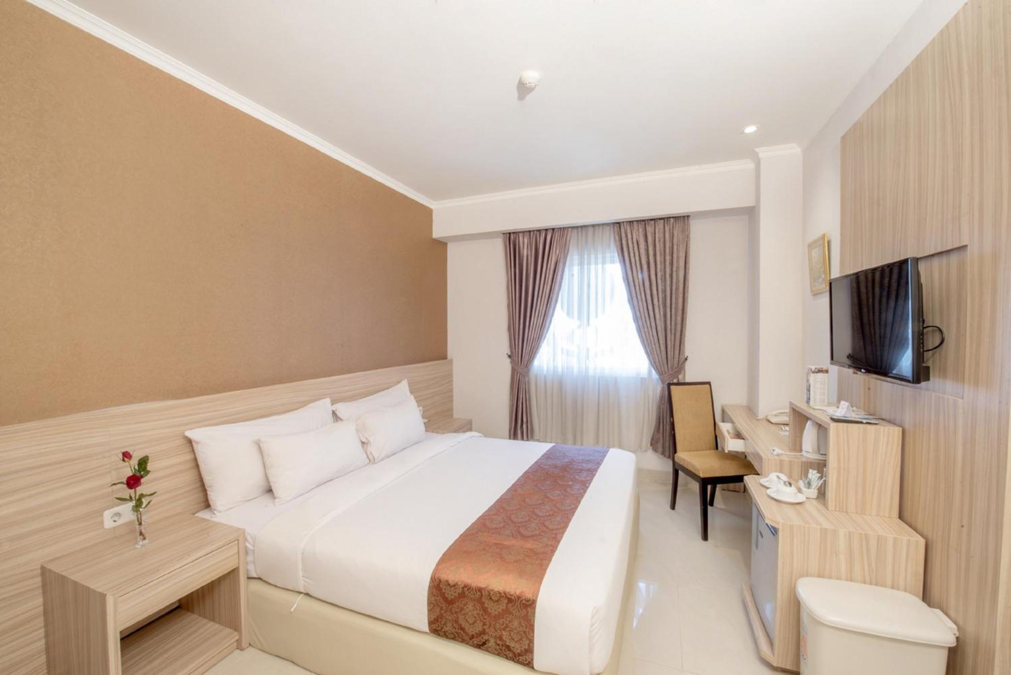 Lorin Syariah Solo Hotel Exterior photo