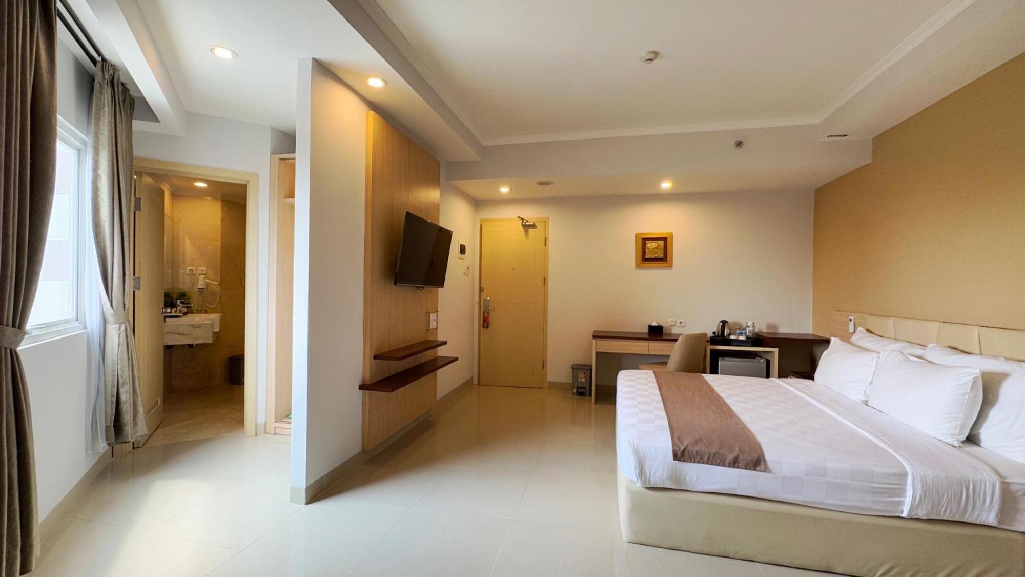 Lorin Syariah Solo Hotel Exterior photo