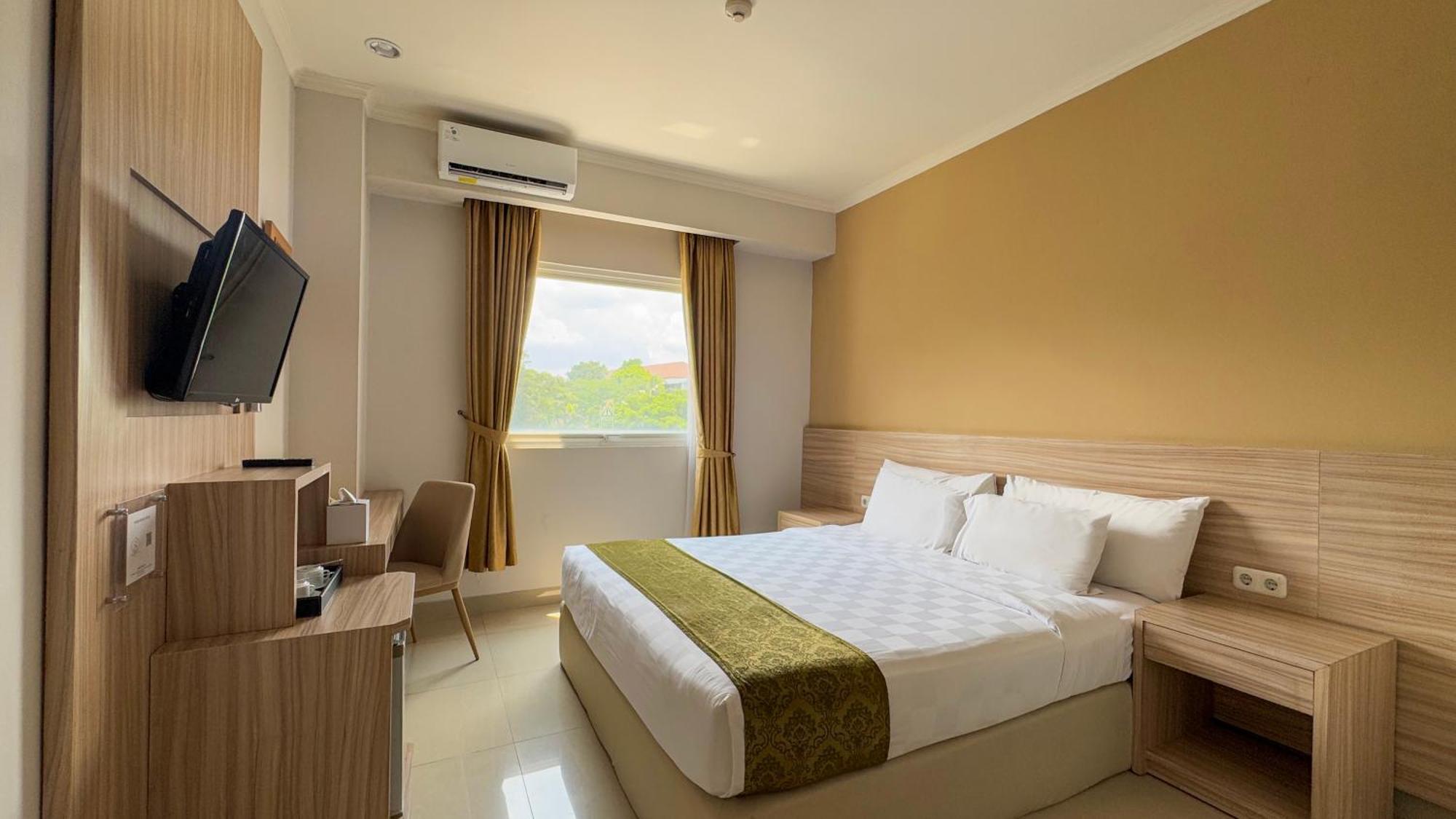 Lorin Syariah Solo Hotel Exterior photo