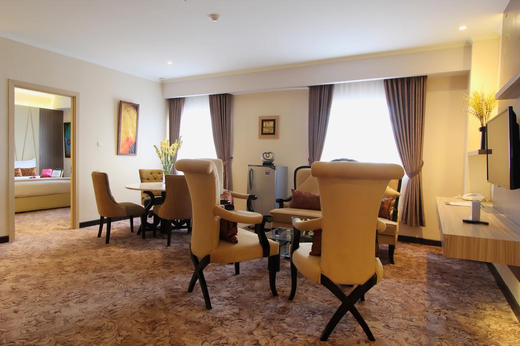Lorin Syariah Solo Hotel Exterior photo