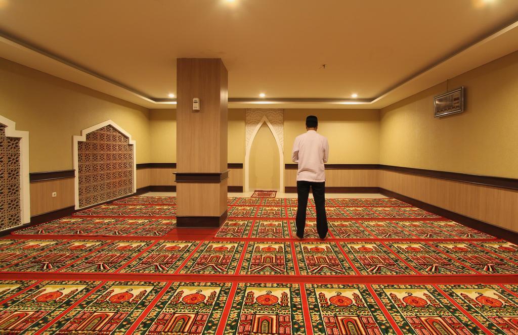 Lorin Syariah Solo Hotel Exterior photo