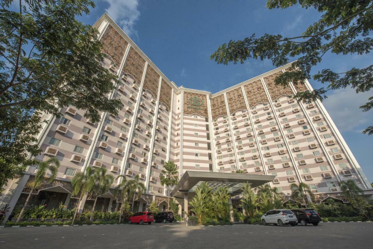 Lorin Syariah Solo Hotel Exterior photo